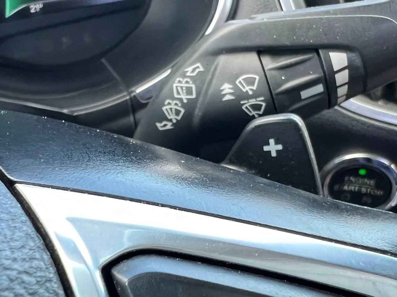 2015 Ford Edge TitaniumT**AWD**Toit Ouvrant Panaromique**ANGLE MORT**CamÉra de Recul**SIEGES EN CUIR**Navigation**SIEGES CHAUFFANTS**SIEGES CHAUFFANTS ARRIERE**SiÈges ventilÉs**VOLANT CHAUFFANTS**MAGS**dÉmarrage À distance** Image principale
