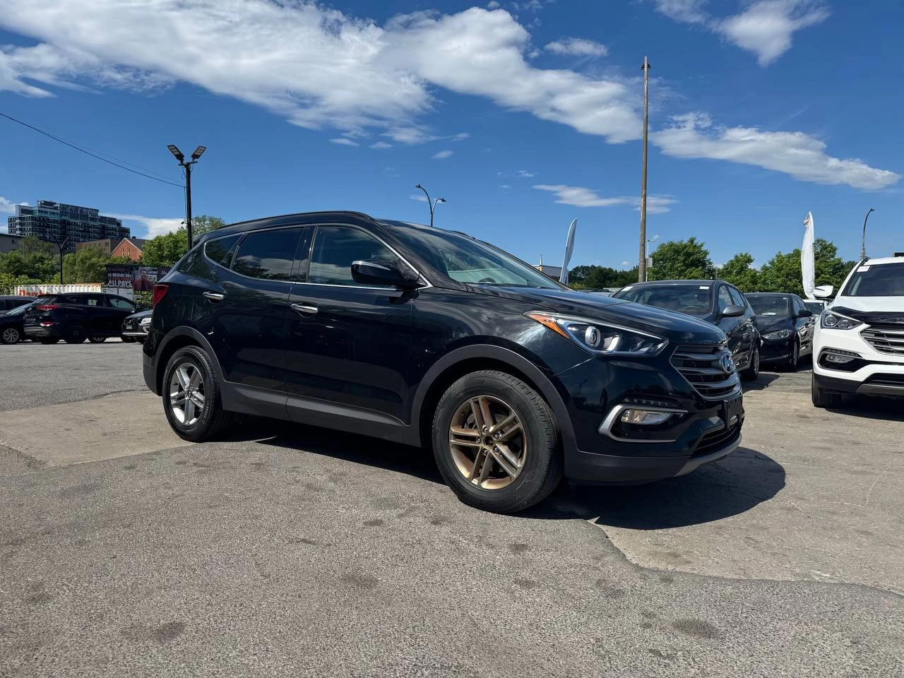 2017 Hyundai Santa Fe Sport SE**AWD**SAAQ CERTIFIEE**TOIT OUVRANT PANORAMIQUE**SIEGE EN CUIR**CAMERA DE RECUL**SIEGES CHAUFFNATS AVANT ET ARRIERE**Volant Chauffant**Alerte d'angle Mort**MAGS** Image principale