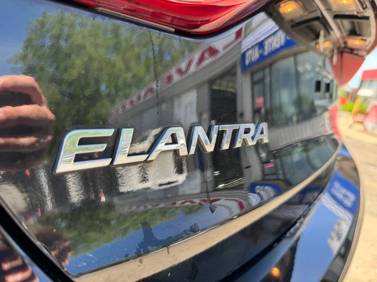 2017 Hyundai Elantra LE Image principale