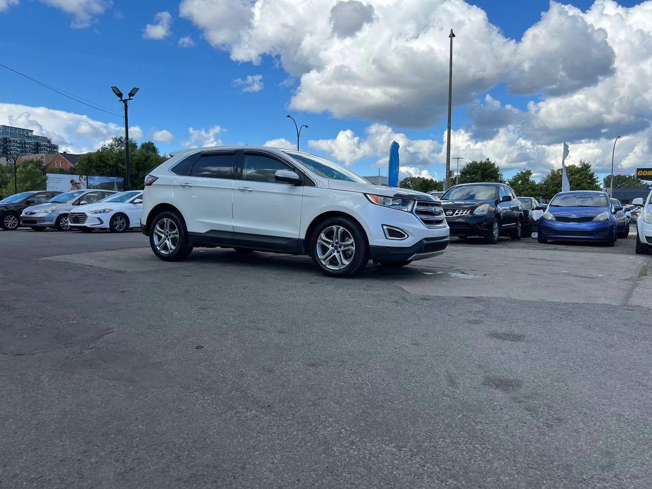 2015 Ford Edge TitaniumT**AWD**Toit Ouvrant Panaromique**ANGLE MORT**CamÉra de Recul**SIEGES EN CUIR**Navigation**SIEGES CHAUFFANTS**SIEGES CHAUFFANTS ARRIERE**SiÈges ventilÉs**VOLANT CHAUFFANTS**MAGS**dÉmarrage À distance** Image principale