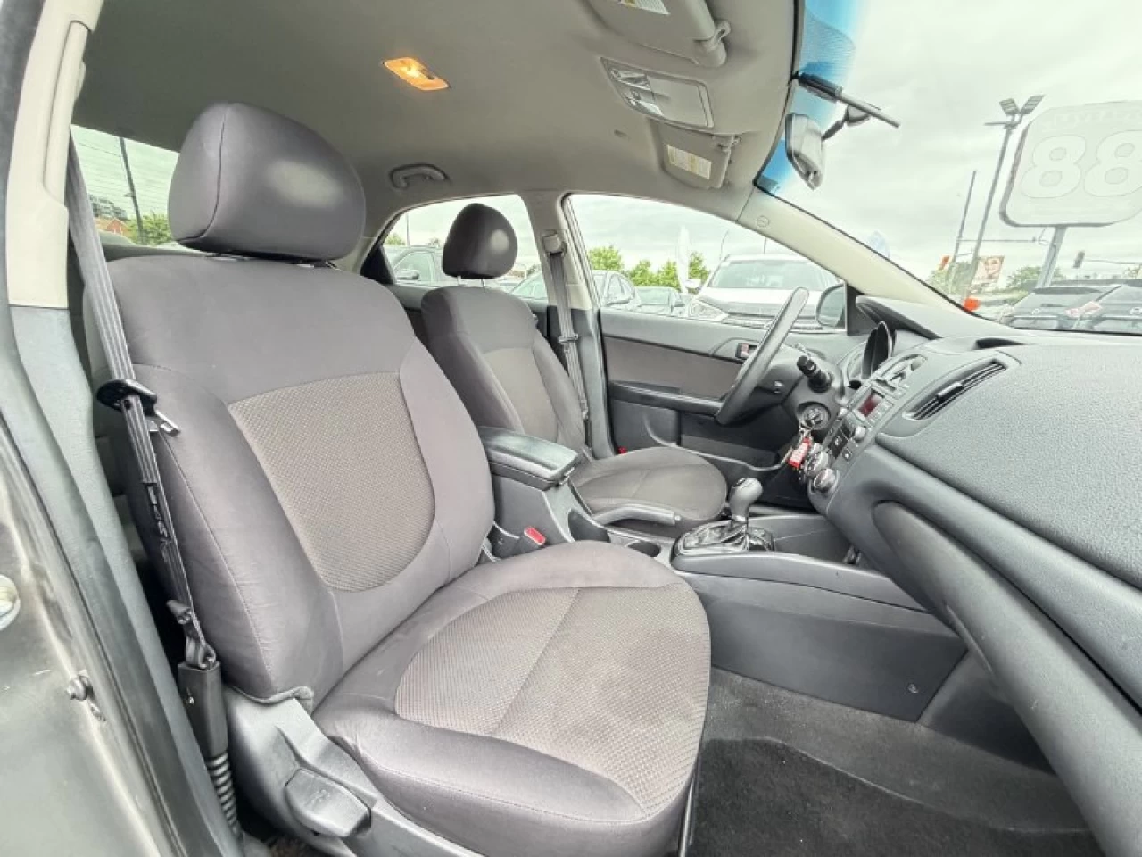 2011 Kia Forte EX**SIEGES CHAUFFANTS**REGULATEURE DE VITESSE** Image principale