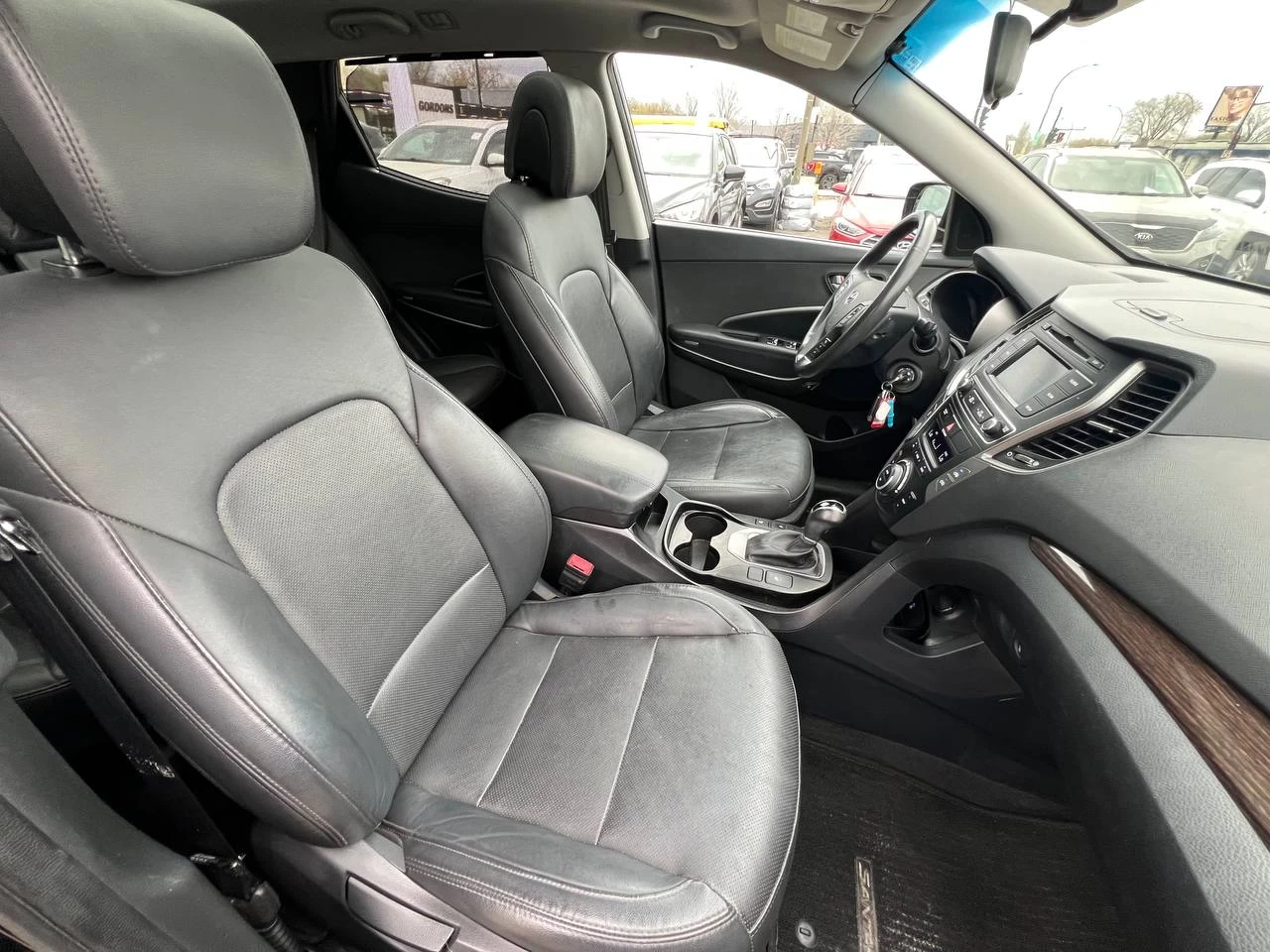 2017 Hyundai Santa Fe Sport SE**AWD**TOIT OUVRANT PANORAMIQUE**SIEGE EN CUIR**CAMERA DE RECUL**SIEGES CHAUFFNATS AVANT ET ARRIERE**Volant Chauffant**Alerte d'angle Mort**MAGS** Image principale