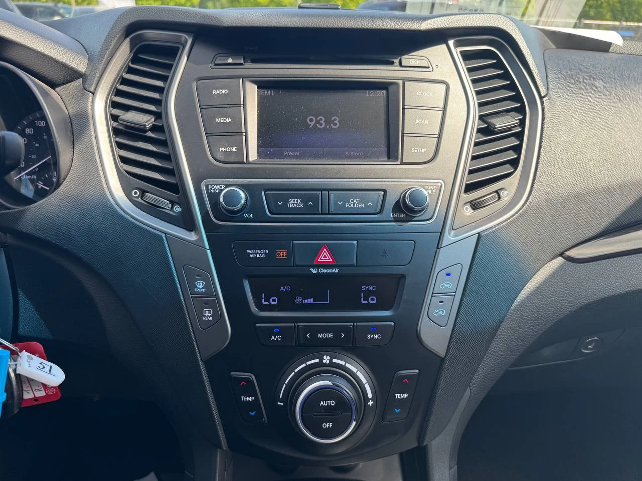 2017 Hyundai Santa Fe Sport SE**AWD**SAAQ CERTIFIEE**TOIT OUVRANT PANORAMIQUE**SIEGE EN CUIR**CAMERA DE RECUL**SIEGES CHAUFFNATS AVANT ET ARRIERE**Volant Chauffant**Alerte d'angle Mort**MAGS** Image principale