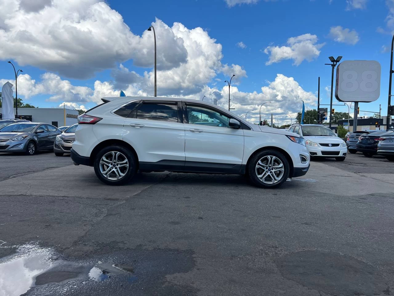 2015 Ford Edge TitaniumT**AWD**Toit Ouvrant Panaromique**ANGLE MORT**CamÉra de Recul**SIEGES EN CUIR**Navigation**SIEGES CHAUFFANTS**SIEGES CHAUFFANTS ARRIERE**SiÈges ventilÉs**VOLANT CHAUFFANTS**MAGS**dÉmarrage À distance** Image principale