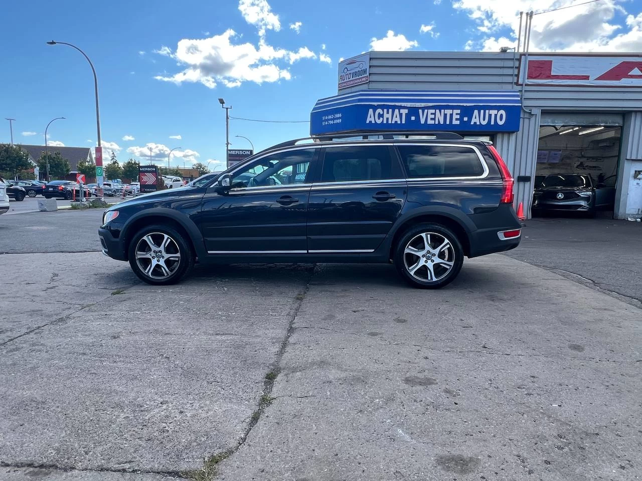2012 Volvo XC70 T6**AWD  Toit Ouvrant**ALERTE D'ANGLE MORT**SIEGES EN CUIR**SIEGES CHAUFFANTS**SIEGES CHAUFFANTS ARRIERE**MAGS** Image principale