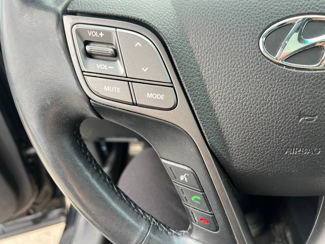 2017 Hyundai Santa Fe Sport SE**AWD**TOIT OUVRANT PANORAMIQUE**SIEGE EN CUIR**CAMERA DE RECUL**SIEGES CHAUFFNATS AVANT ET ARRIERE**Volant Chauffant**Alerte d'angle Mort**MAGS** Image principale