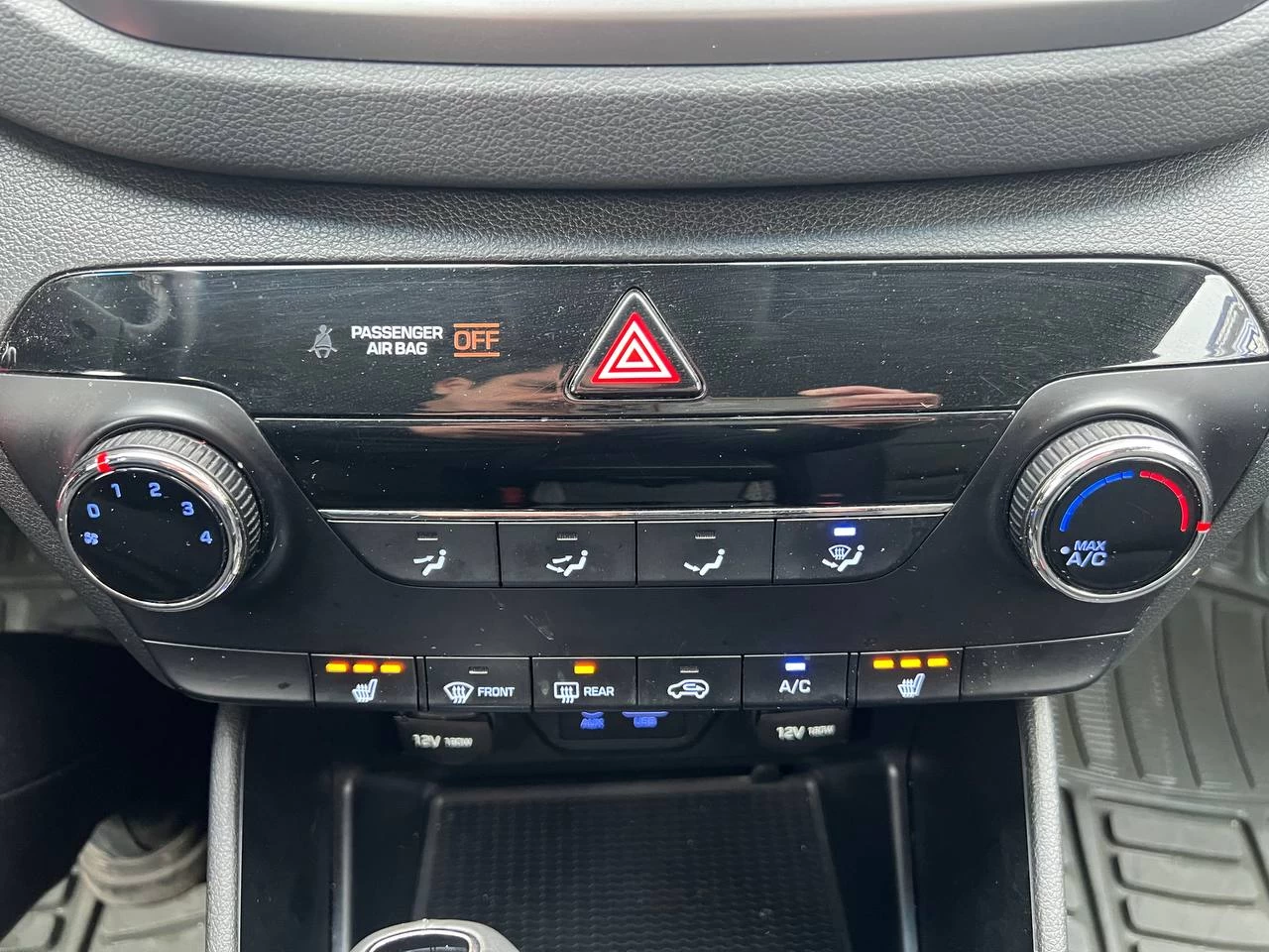 2016 Hyundai Tucson Premium**AWD**CAMERA DE RECUL**SIEGES CHAUFFANTS**MAGS**SIEGES CHAUFFANTS ARRIERE**Alerte d'angle Mort** Image principale