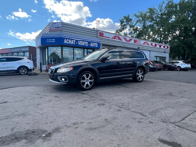 Volvo XC70 T6**AWD  Toit Ouvrant**ALERTE D'ANGLE MORT**SIEGES EN CUIR**SIEGES CHAUFFANTS**SIEGES CHAUFFANTS ARRIERE**MAGS** 2012