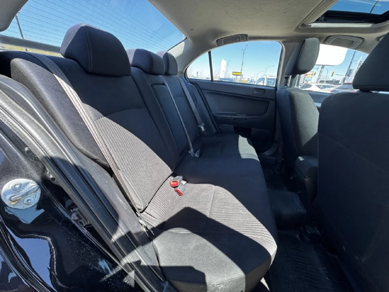 2015 Mitsubishi Lancer LIMITED**TOIT OUVRANT**SIEGES CHAUFFANTS**MAGS**AIRCLIM** Image principale
