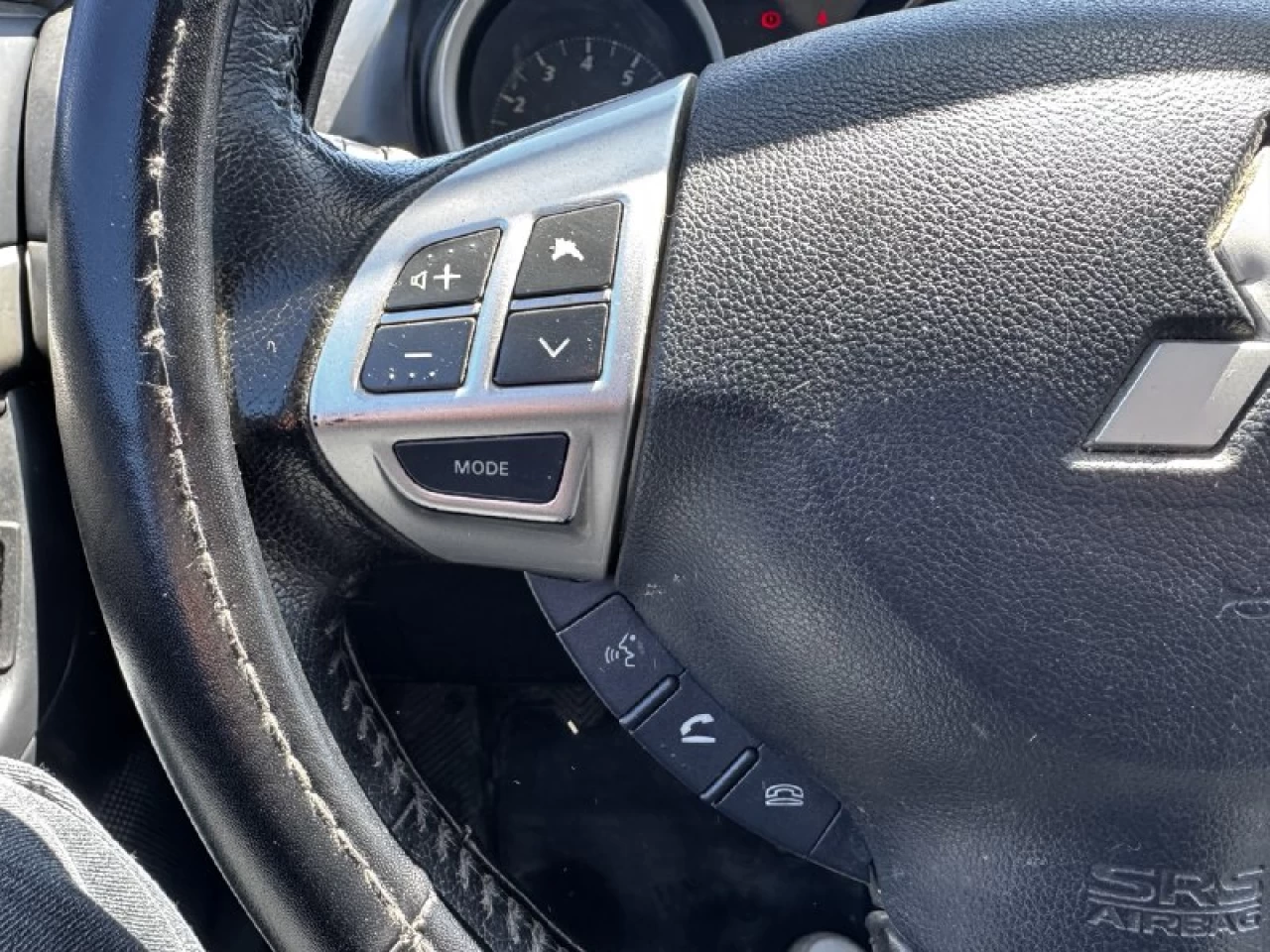 2015 Mitsubishi Lancer LIMITED**TOIT OUVRANT**SIEGES CHAUFFANTS**MAGS**AIRCLIM** Image principale