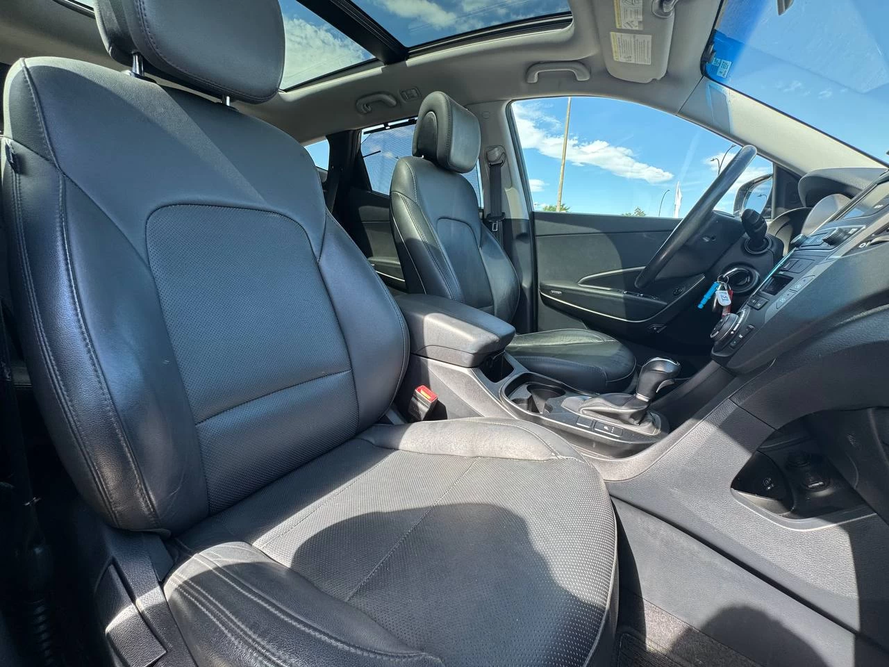 2017 Hyundai Santa Fe Sport SE**AWD**SAAQ CERTIFIEE**TOIT OUVRANT PANORAMIQUE**SIEGE EN CUIR**CAMERA DE RECUL**SIEGES CHAUFFNATS AVANT ET ARRIERE**Volant Chauffant**Alerte d'angle Mort**MAGS** Image principale