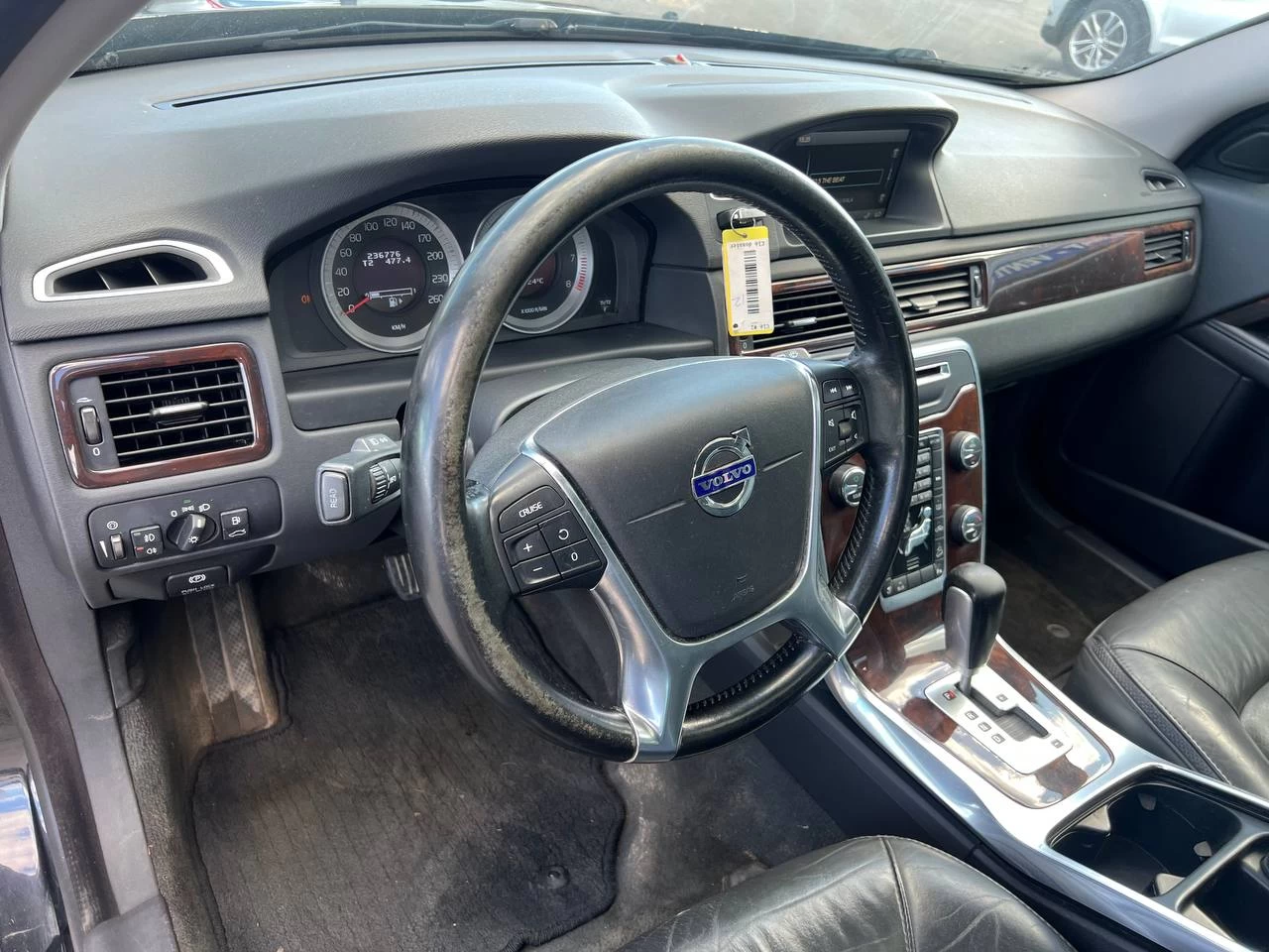 2012 Volvo XC70 T6**AWD  Toit Ouvrant**ALERTE D'ANGLE MORT**SIEGES EN CUIR**SIEGES CHAUFFANTS**SIEGES CHAUFFANTS ARRIERE**MAGS** Image principale