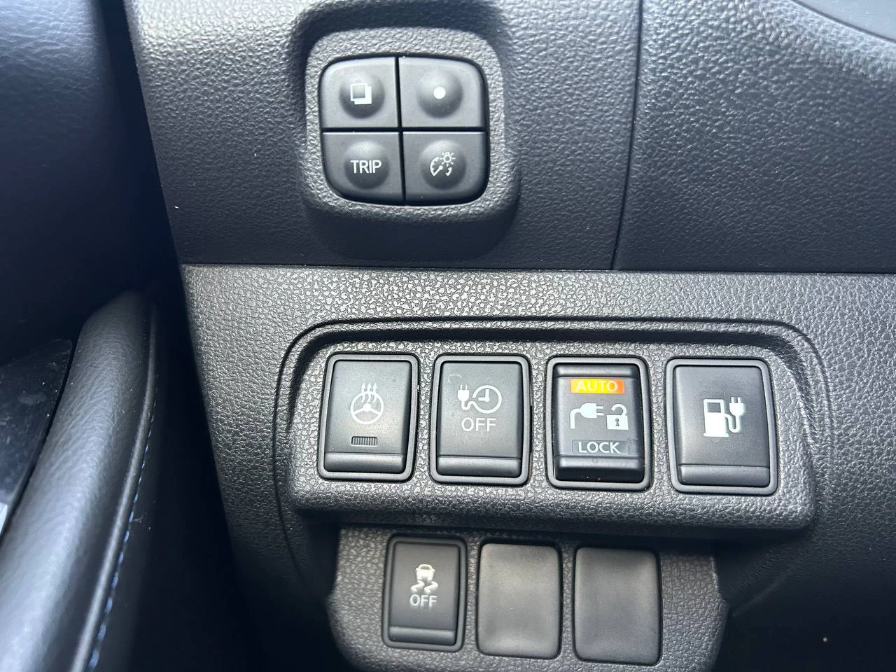 2016 Nissan LEAF SV**NAVIGATION**CAMERA DE RECUL**BLUETOOTH**SIEGES CHAUFFANT** SIEGES EN CUIR**VOLANT CHAUFFANT** Main Image