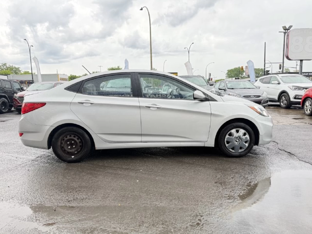 2014 Hyundai Accent L**PAS DE ROUILLE**BONNE CONDITION** Image principale