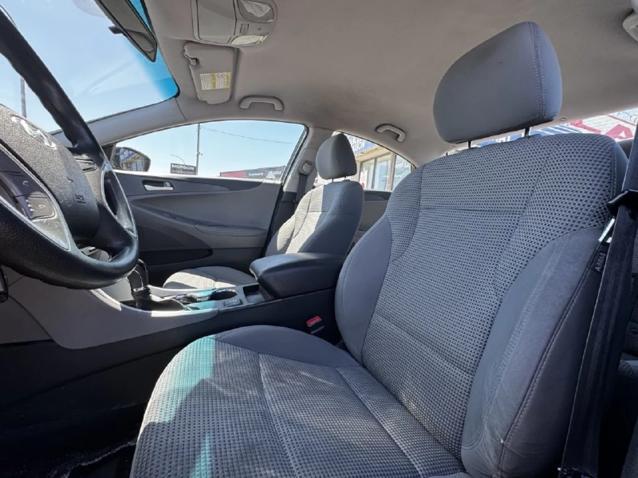 2011 Hyundai Sonata GL**PROMATION DU MOI !! 1 AN DE GARANTIE INCLUE DANS LE PRIX !!**SIEGES CHAUFFANTS**PRIX EN SPECIAL** Image principale
