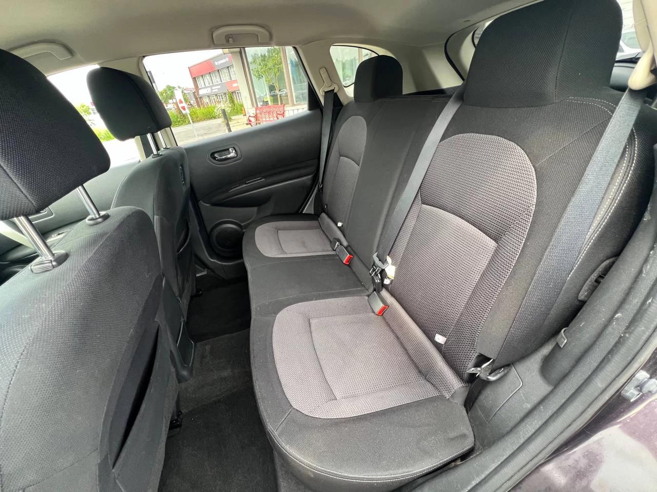 2011 Nissan Rogue SV**AWD**CAMERA DE RECULE**SIEGES CHAUFFNATS**MAGS** Main Image