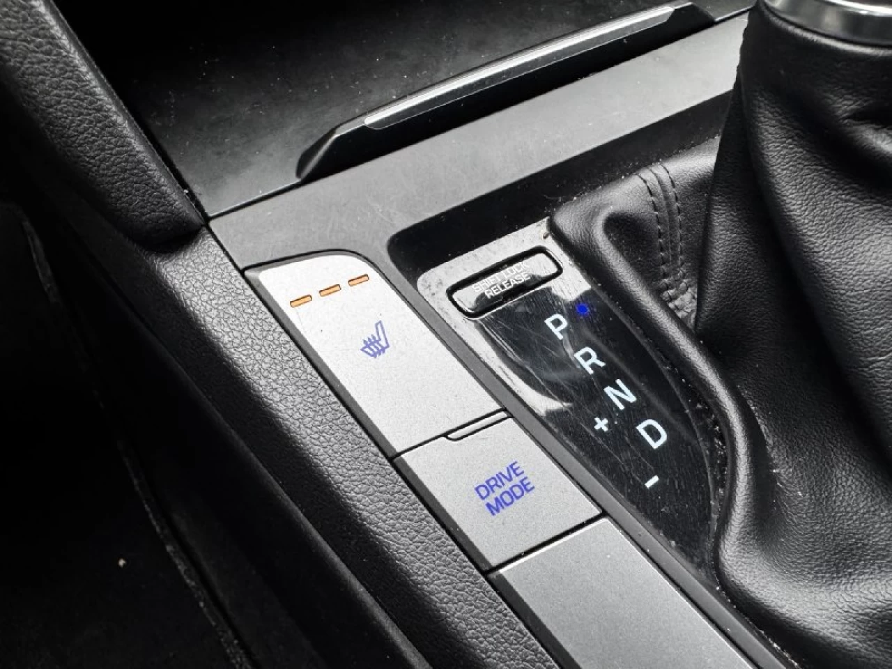 2017 Hyundai Elantra LE**SAAQ CERTIFIER**SIEGES CHAUFFNATS**MODE ECO** Image principale