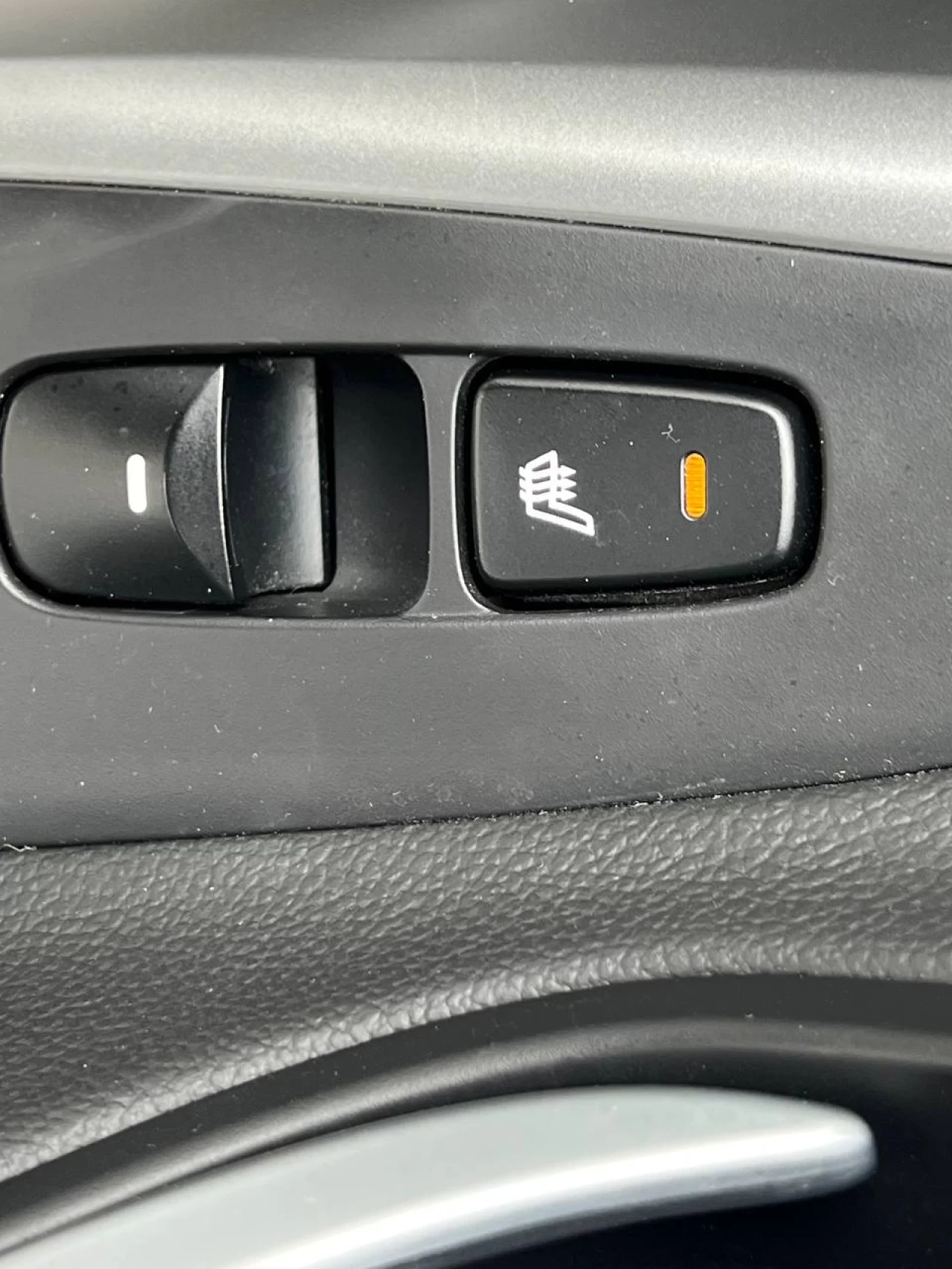 2015 Hyundai Elantra Limited**SAAQ CERTIFIEE**Toit Ouvrant**CamÉra de Recul**SIEGES EN CUIR**Navigation**SIEGES CHAUFFANTS Avant et ArriÈre**DÉmarrage À distance**MAGS** Image principale