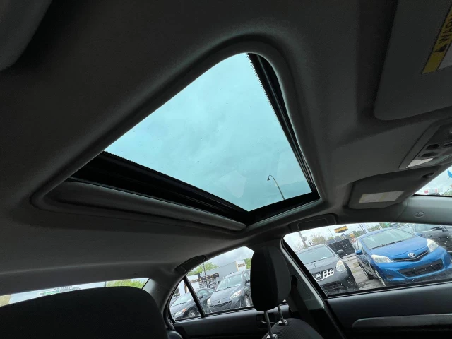 Mitsubishi Lancer LIMITED** Jamais accidente**TOIT OUVRANT**SIEGES CHAUFFANTS**MAGS**AIRCLIM** 2015