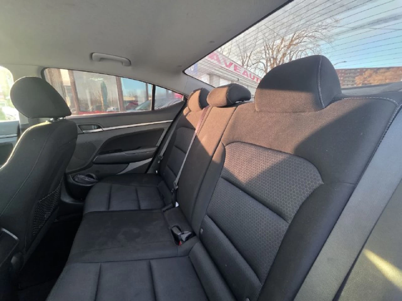 2018 Hyundai Elantra **GL**CAMERA DE RECUL**ANGLE MORT**SIEGES CHAUFFANTS**MAGS**Financement 1Ère, 2e et 3e chance !!! 100% ApprouvÉ !! Image principale