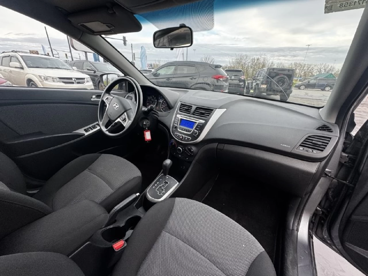 2014 Hyundai Accent GL**TRES BAS KILOMETRAGE**SIEGES CHAUFFNATS**PRIX EN SPECIAL** Image principale