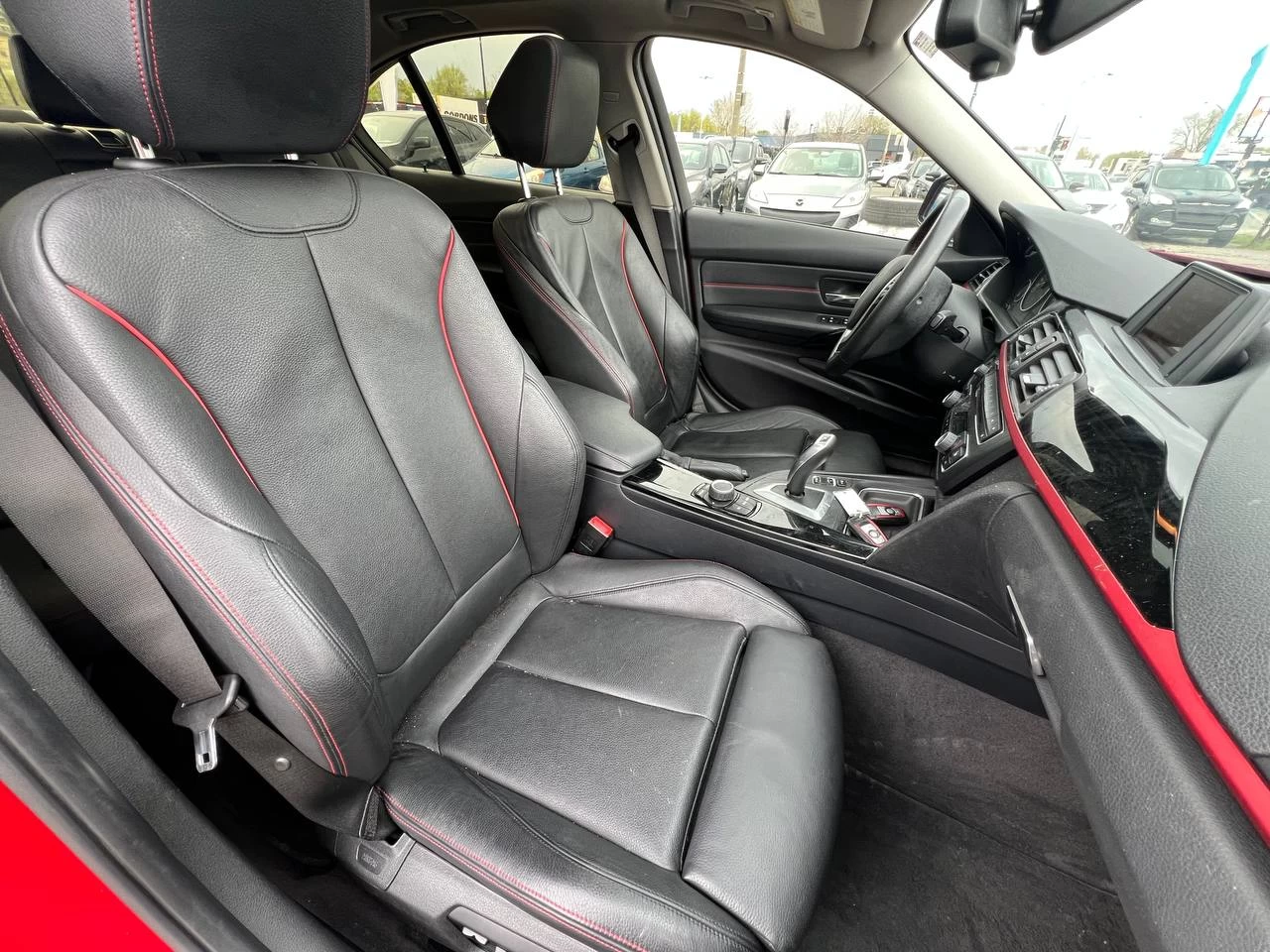 2014 BMW 320i xDrive 320i xDrive**AWD**TOIT OUVRANT**VOLANT CHAUFFANTS**SIEGES  EN CUIR**SIEGES CHAUFFANTS** Image principale