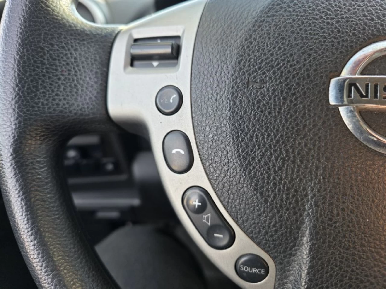 2012 Nissan Rogue **SV**CAMERA DE RECUL**SIEGES CHAUFFANTS**MAGS**EN SPECIAL** Main Image