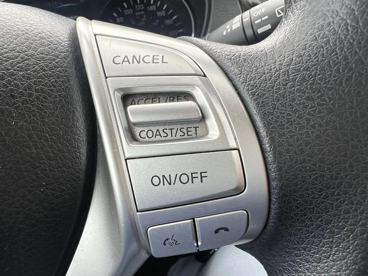 2015 Nissan Rogue SV**Jamais accidentÉ**CAMERA DE RECULE**SIEGES CHAUFFNATS** Image principale