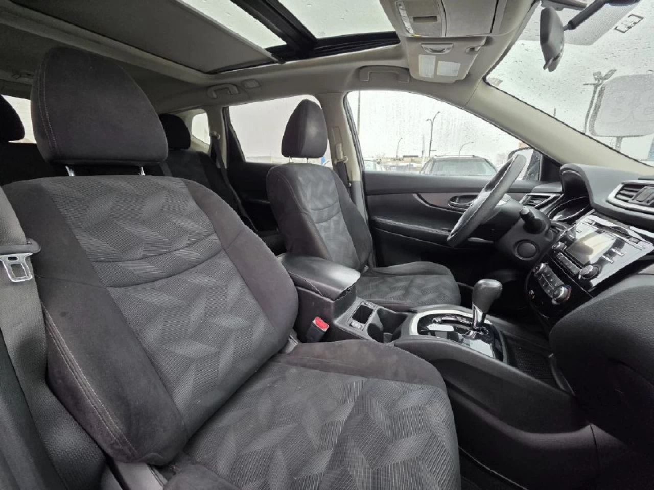 2014 Nissan Rogue SV**AWD**TOIT OUVRANT PANORAMIQUE**CAMERA DE RECULE**SIEGES CHAUFFNATS** Image principale