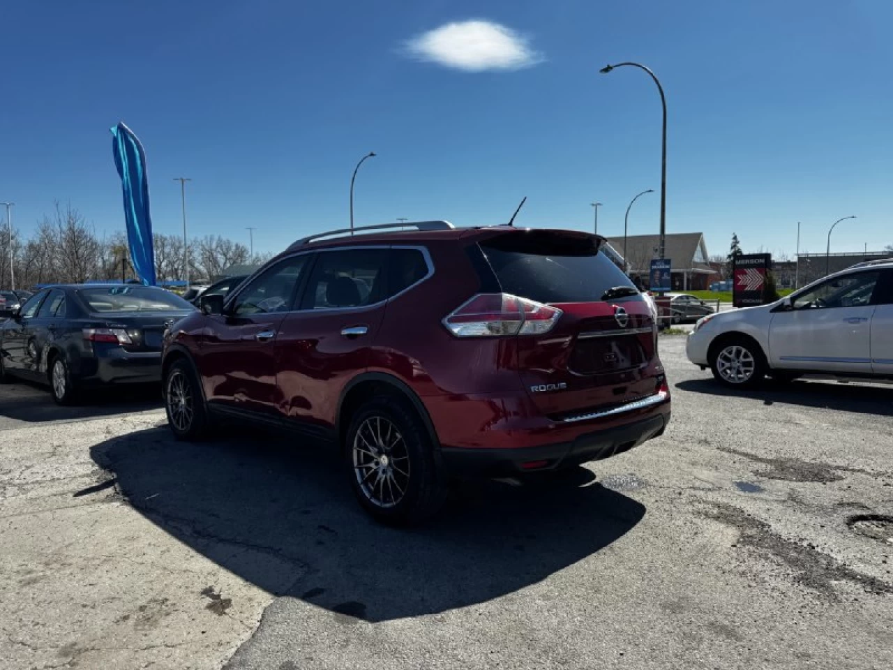 2015 Nissan Rogue SL**AWD**TOIT PANORAMIQUE**CAMERA DE RECULE**SIEGES EN CUIR**NAVIGATION**VOLANT CHAUFFANTS**SIEGES CHAUFFANTS** Image principale