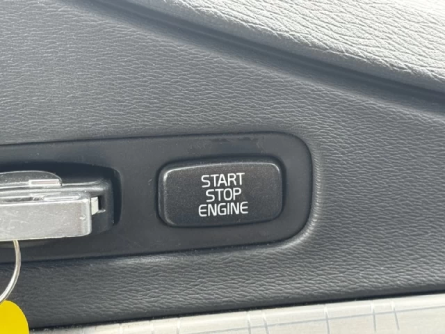 Volvo XC70 3.2L**AWD**TOIT OUVRANT**SIEGES CHAUFFNATS**CUIR**PUSH TO STRAT** 2009