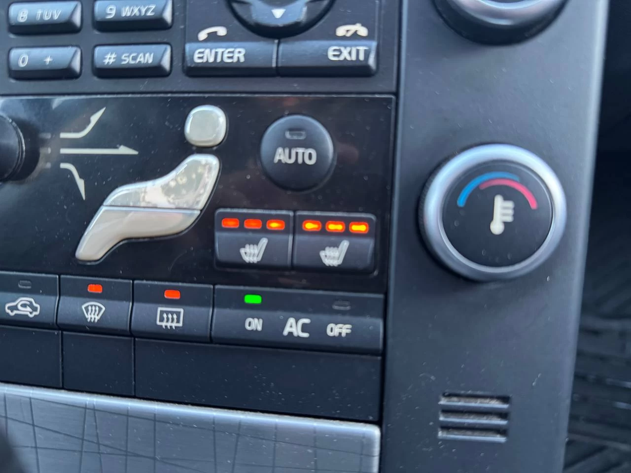 2009 Volvo XC70 3.2L**AWD**TOIT OUVRANT**SIEGES CHAUFFNATS**CUIR**PUSH TO STRAT** Image principale