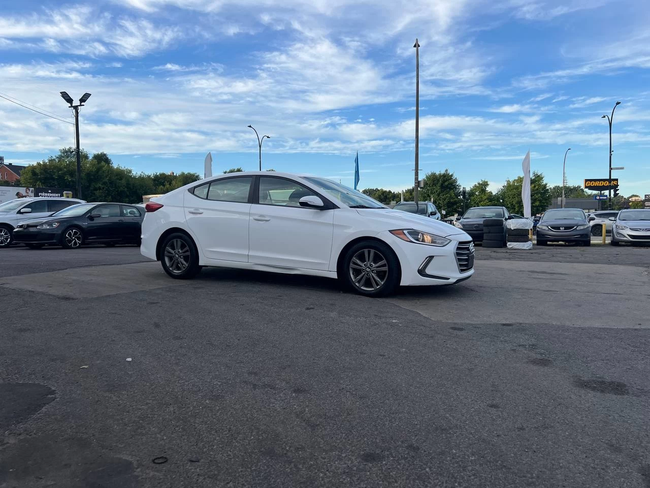 2017 Hyundai Elantra GL**SAAQ CERTIFIEE**CAR PLAY**SIEGES CHAUFFANTS**VOLANT CHAUFFANTS**CAMERA DE RECULE**MAGS**ANGLE MORT** Image principale