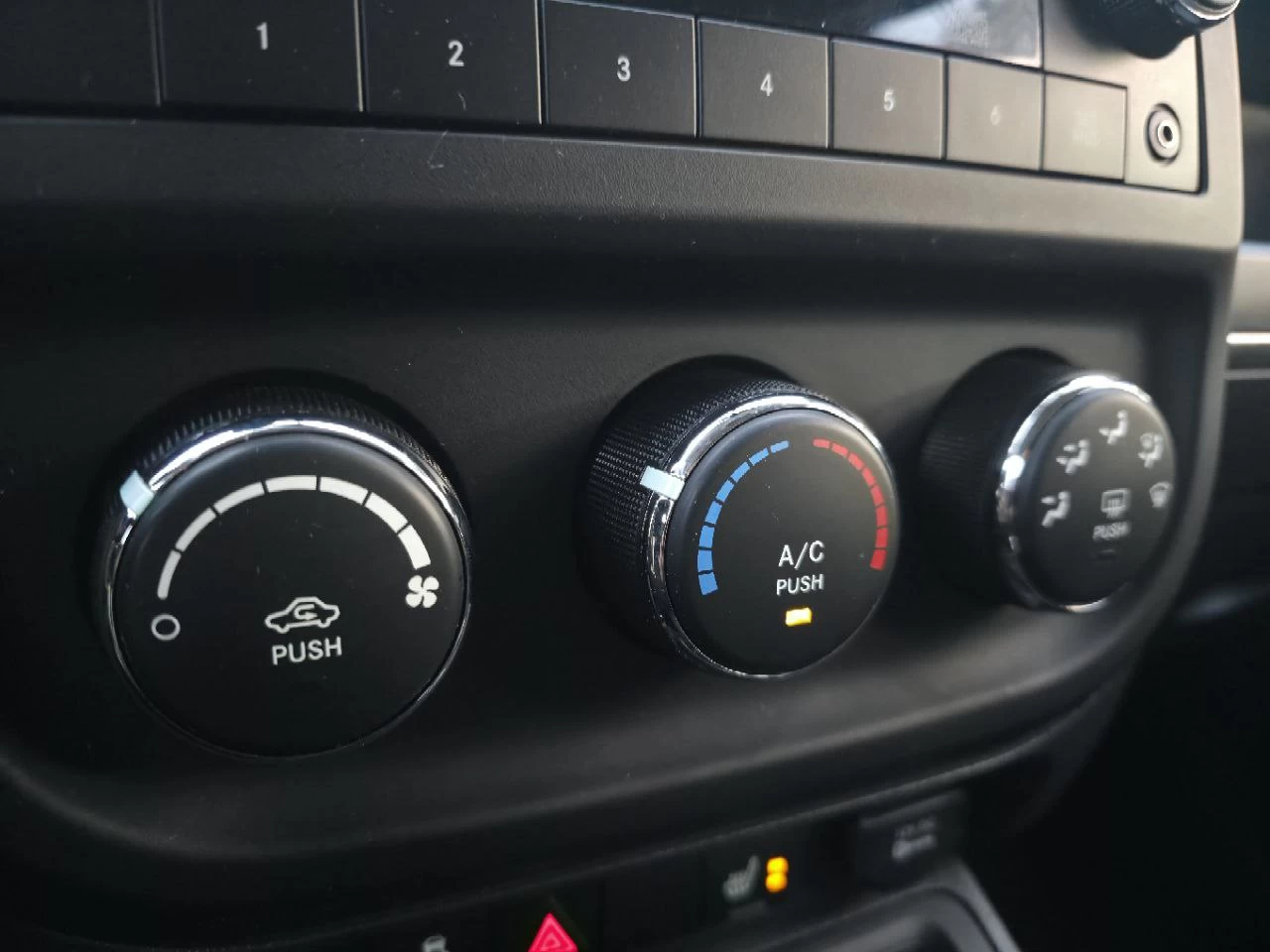 2013 Jeep Compass North**4x4**SIEGES CHAUFFNATS**MAGS** Main Image