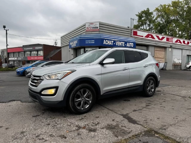 Hyundai Santa Fe Sport Premium**Jamais Accidente**SIEGES CHAUFFNATS AVANT ET ARRIERE**VOLANT CHAUFFNATS**Financement 1ère, 2e et 3e chance !! 100% Approuvé 2014