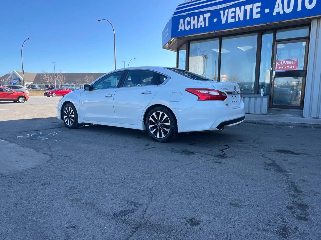 2016 Nissan Altima 2.5**Camera de recul**ALERTE ANGLE MORT**SIEGES CHAUFFANTS**MAGS**PUSH TO START** Image principale