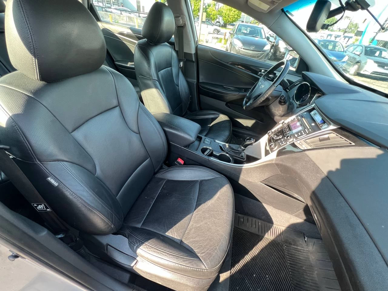 2012 Hyundai Sonata Limited**Jamais Accidente****TOIT OUVRANT PANORAMIQUE**SIEGE EN CUIR**SIEGES CHAUFFANTS**SIEGES CHAUFFANTS ARRIER**MAGS** Main Image