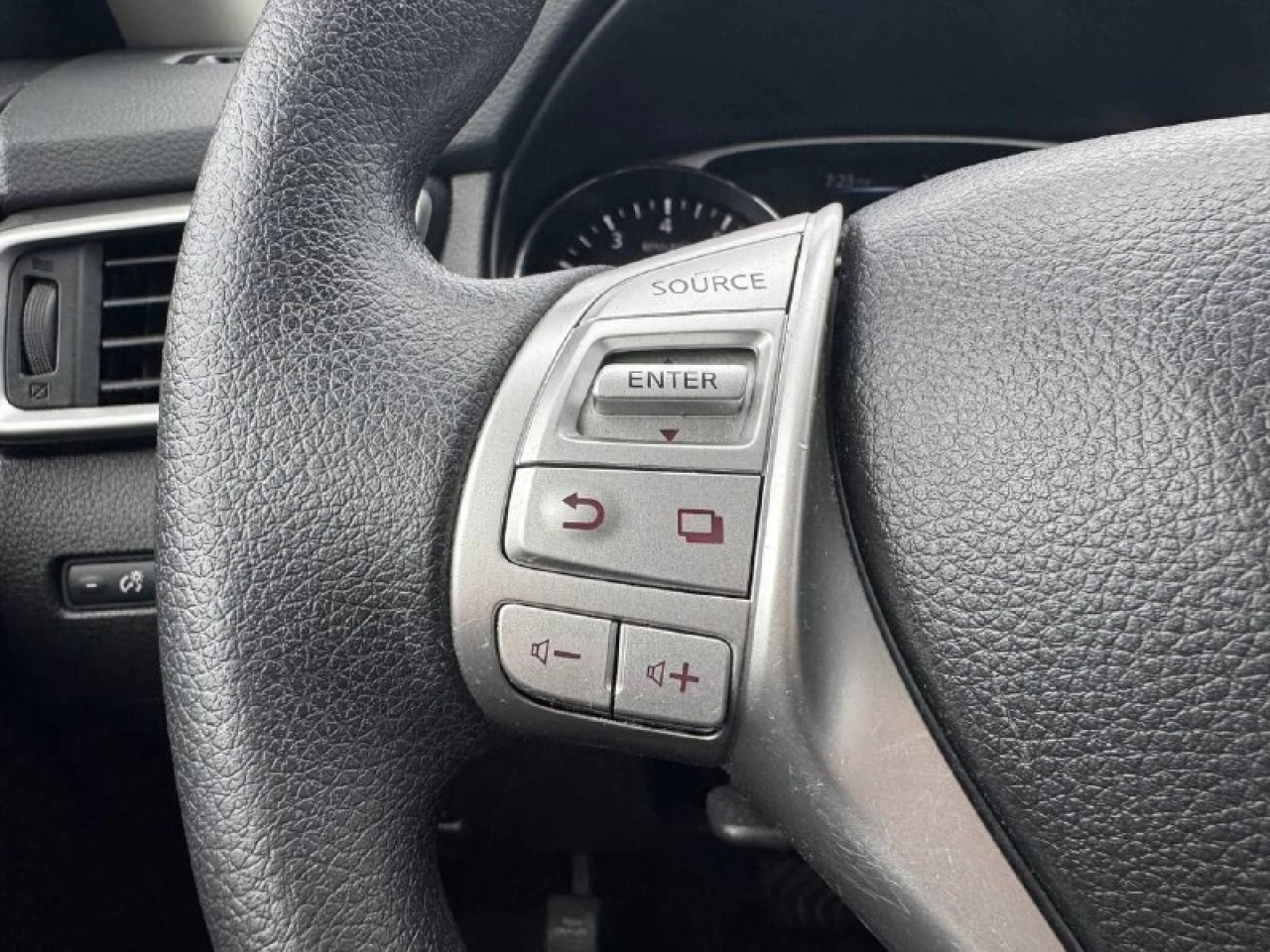 2016 Nissan Rogue S AWD **CAMERA DE RECUL**MODE ECO** Financement 1Ère, 2e et 3e chance !! 100% ApprouvÉ Image principale