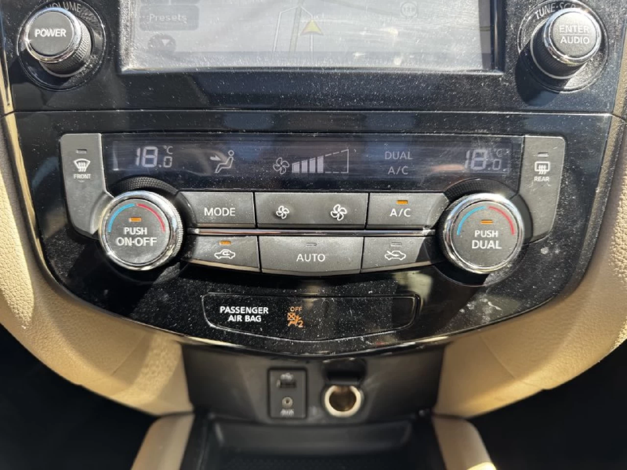 2015 Nissan Rogue SL**AWD**TOIT PANORAMIQUE**CAMERA DE RECULE**SIEGES EN CUIR**NAVIGATION**VOLANT CHAUFFANTS**SIEGES CHAUFFANTS** Image principale
