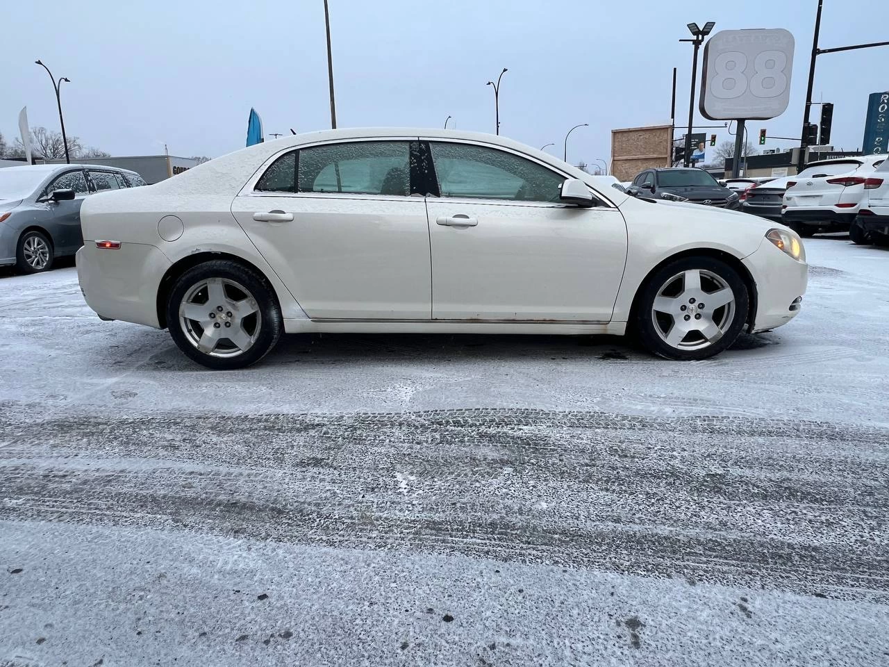 2010 Chevrolet Malibu LT Platinum Edition Main Image