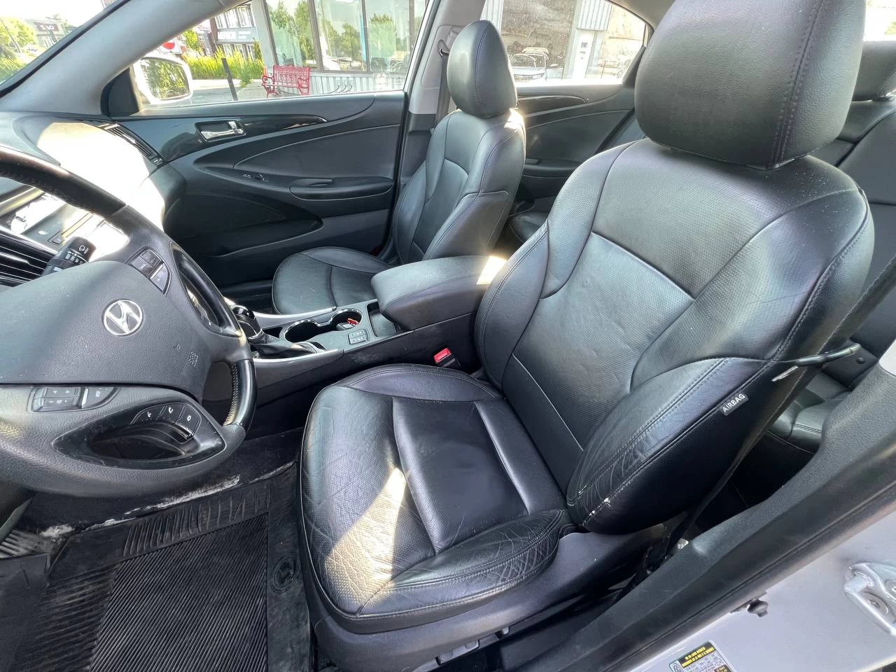 2012 Hyundai Sonata Limited**Jamais Accidente****TOIT OUVRANT PANORAMIQUE**SIEGE EN CUIR**SIEGES CHAUFFANTS**SIEGES CHAUFFANTS ARRIER**MAGS** Main Image