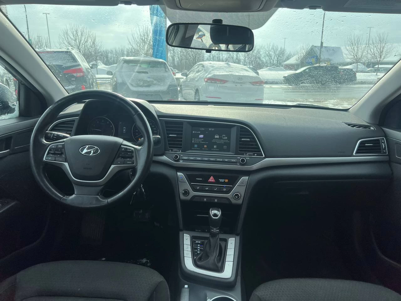 2017 Hyundai Elantra GL**CAR PLAY**CAMERA DE RECULE**SIEGES CHAUFFANTS**VOLANT CHAUFFANTS**ANGLE MORT**MAGS** Image principale