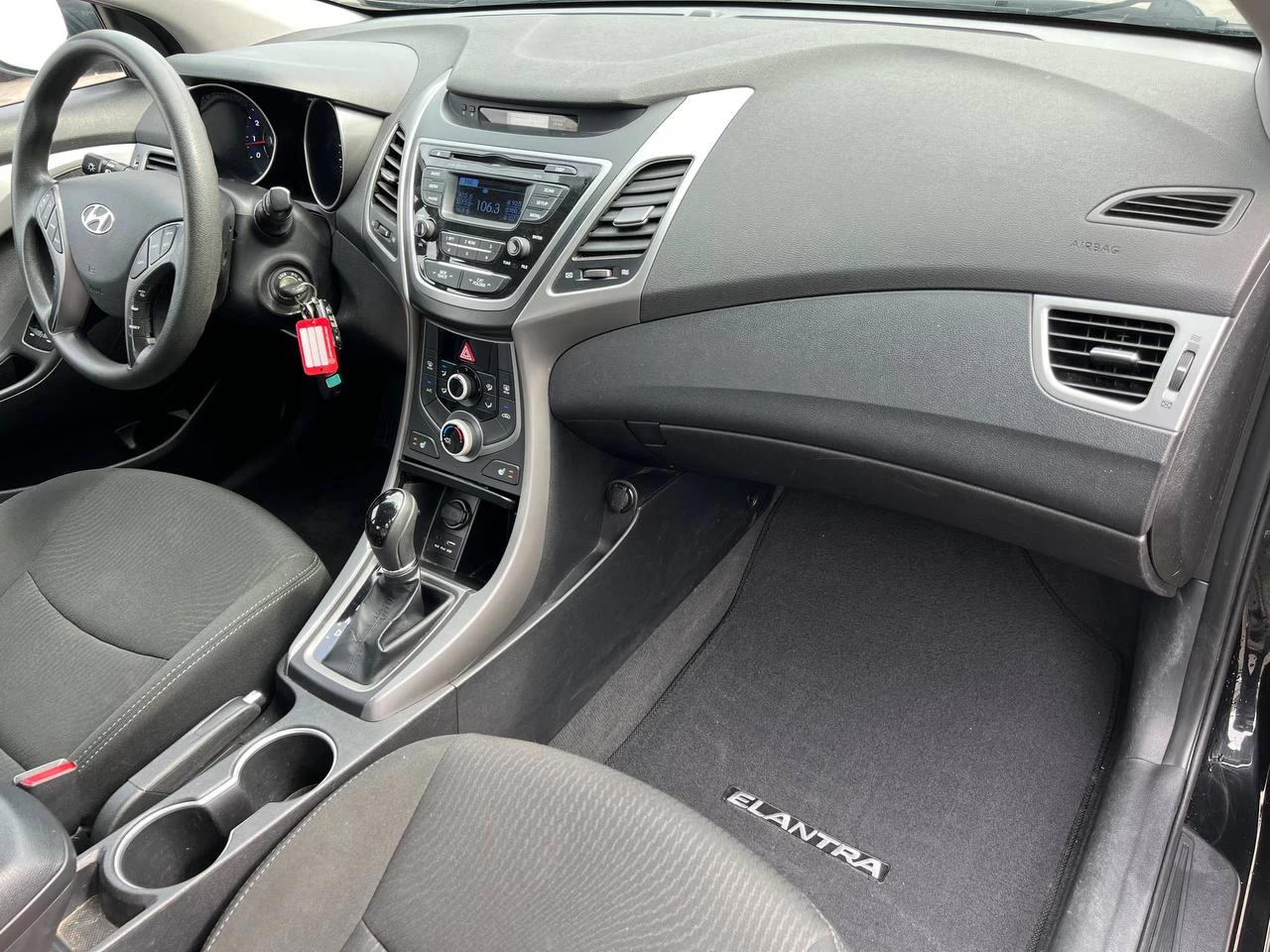 2015 Hyundai Elantra GL**SIEGES CHAUFFANTS** Image principale