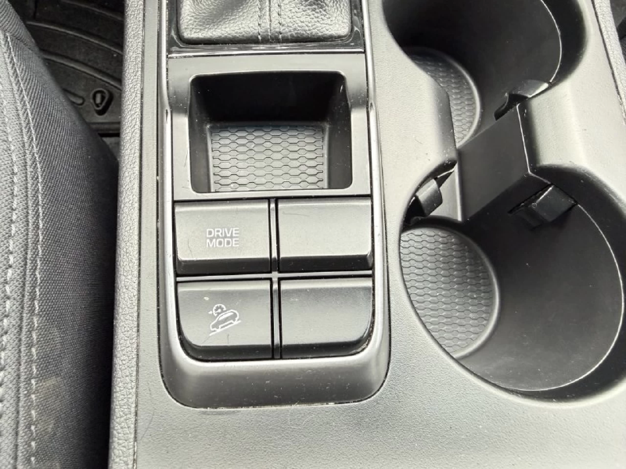 2017 Hyundai Tucson Premium**SAAQ Certifie**CAMERA DE RECUL**ANGLE MORT**SIEGES CHAUFFANTS**Volant Chauffant**MAGS Image principale