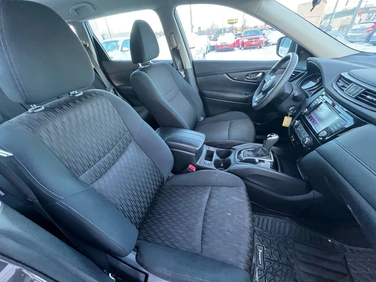 2018 Nissan Rogue S**CAMERA DE RECUL**SIEGES CHAUFFANTS**Alerte d’angle mort** Image principale