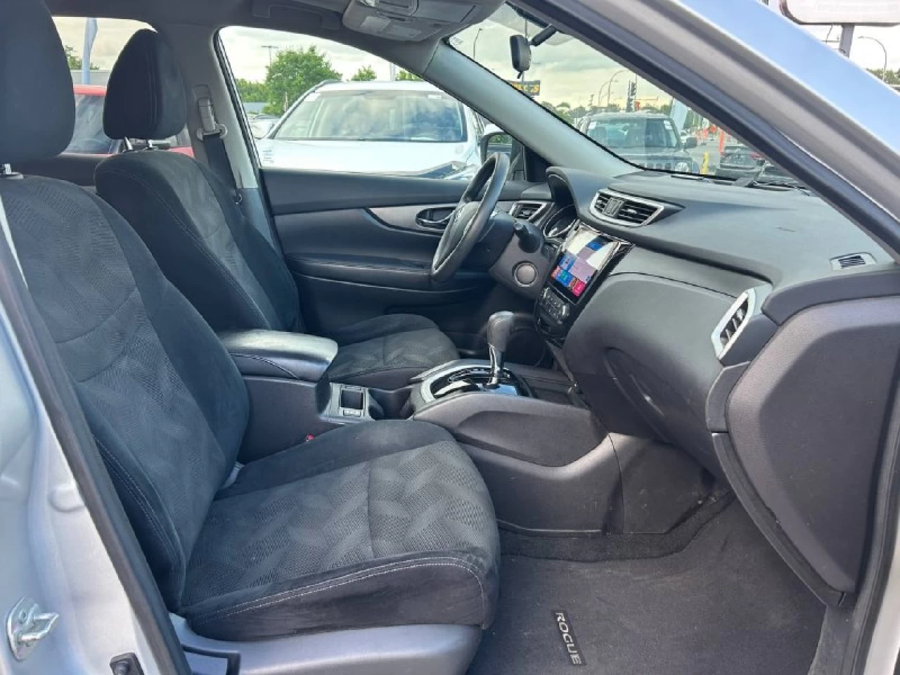 2015 Nissan Rogue SV**AWD**TOIT OUVRANT PANORAMIQUE**CAMERA DE RECULE**SIEGES CHAUFFNATS**Mags** Image principale