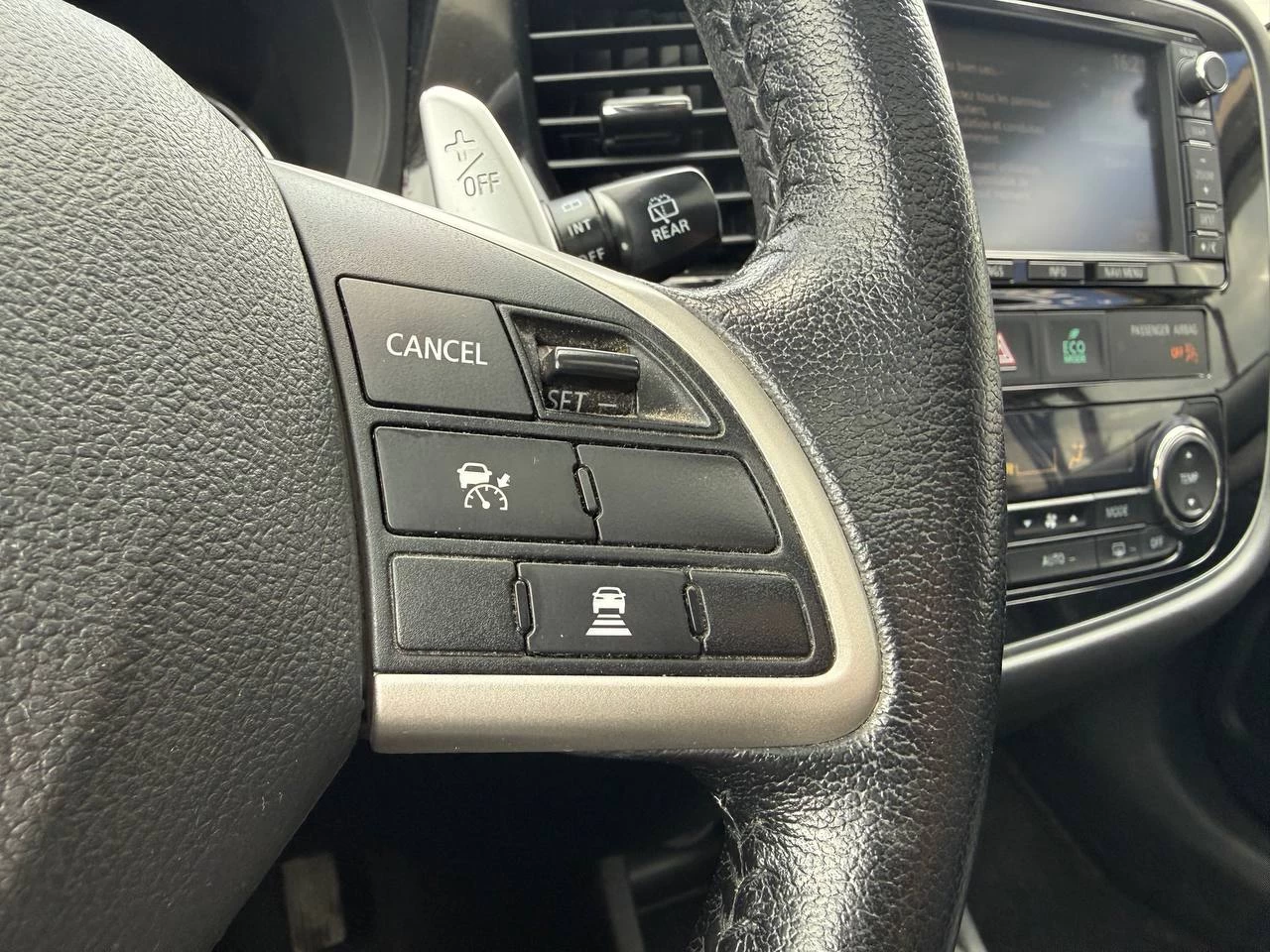 2015 Mitsubishi Outlander **GT**JAMAIS ACCIDENTEE**7 PASSAGERS**CUIR**NAVI**CAMERA DE RECUL**SIEGES CHAIFFANTS**MAGS** Image principale