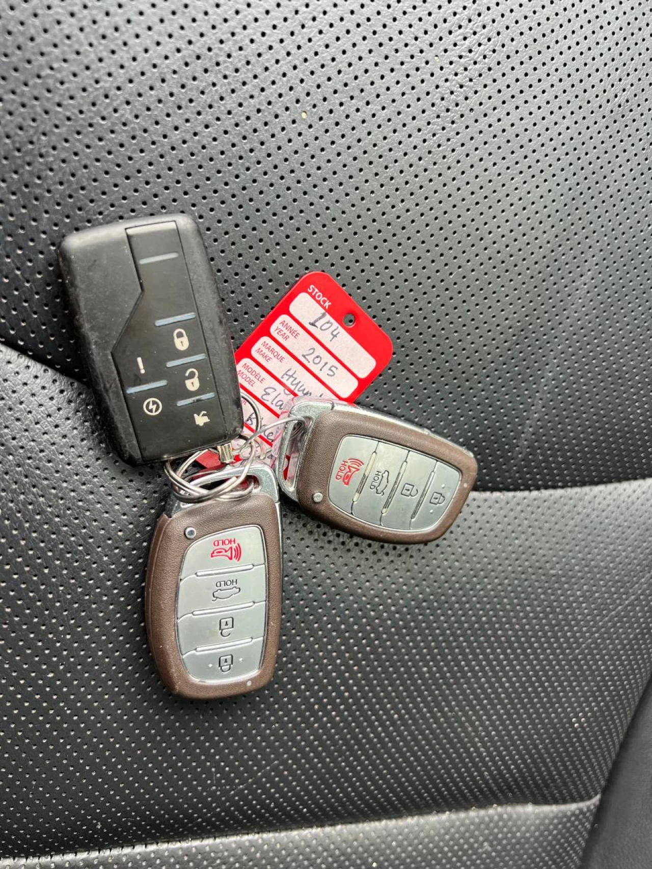 2015 Hyundai Elantra Limited**SAAQ CERTIFIEE**Toit Ouvrant**CamÉra de Recul**SIEGES EN CUIR**Navigation**SIEGES CHAUFFANTS Avant et ArriÈre**DÉmarrage À distance**MAGS** Image principale