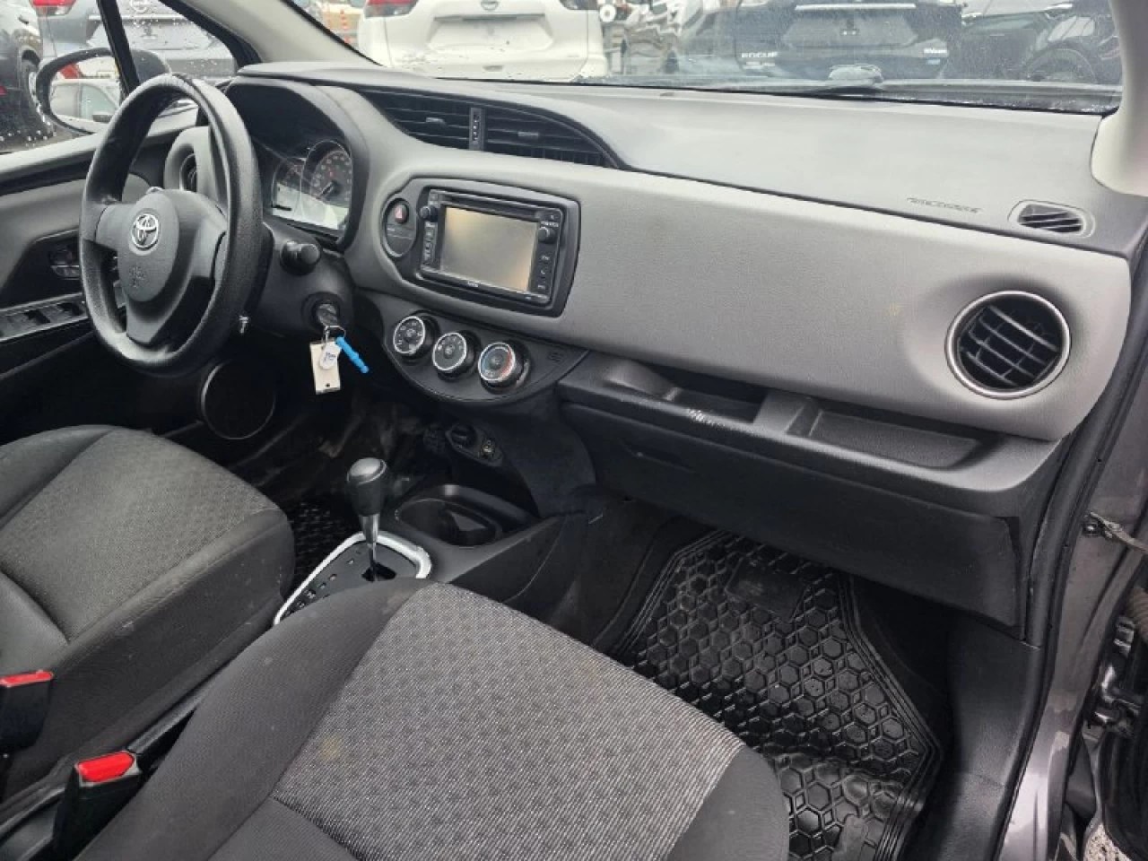 2016 Toyota Yaris LE**Jamais Accidente** Image principale