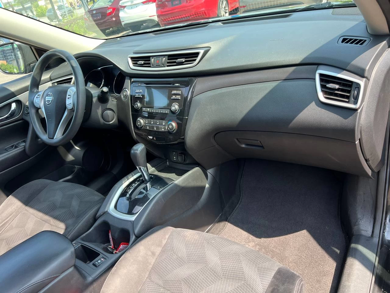 2014 Nissan Rogue SV**AWD**TOIT OUVRANT PANORAMIQUE**CAMERA DE RECULE**SIEGES CHAUFFNATS** Image principale